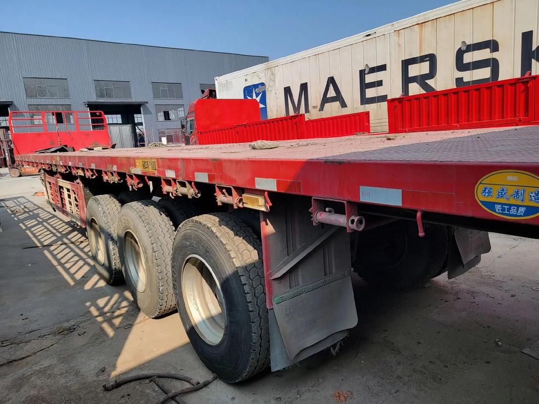 轉讓2022年5月重型平板半掛車 13米長，2.55米寬，手續齊全